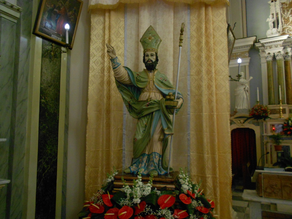 La statua di san Nicola conservata nella chiesa parrocchiale di san Nicolò di Ricadi